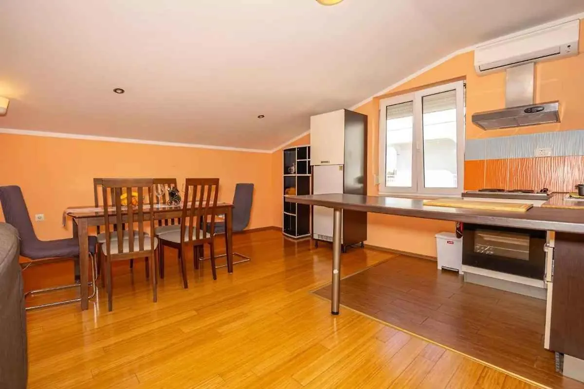 Apartment in Crikvenica 14225 Croazia
