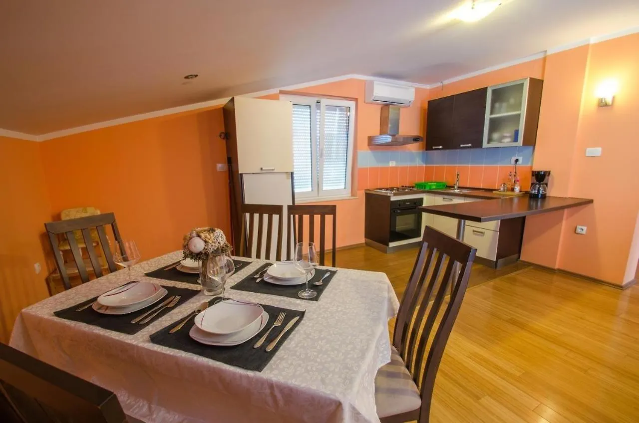 Apartment in Crikvenica 14225